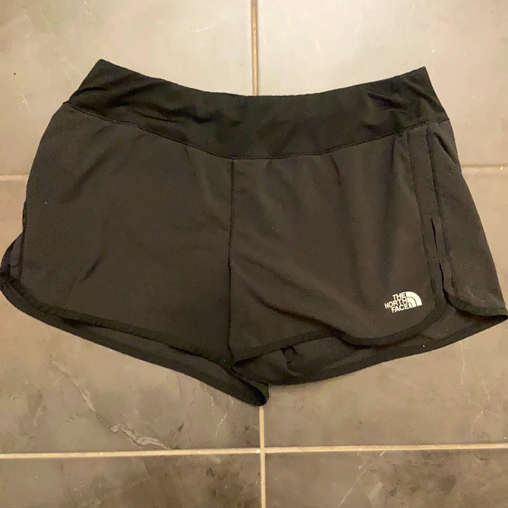 North Face women’s running shorts size medium color black inseam 3”